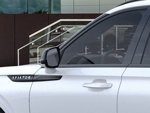 New 2026 Lincoln Aviator AWD image 20