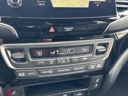 Used 2025 Honda Passport Black Edition image 11