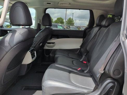Used 2024 Kia Carnival SX Prestige FWD image 17