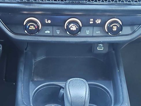 Used 2023 Honda HR-V LX image 16