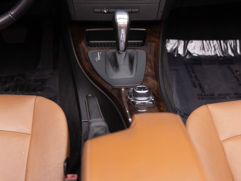 Used 2011 BMW 328i Convertible RWD image 9
