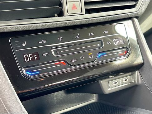 Used 2025 Volkswagen Jetta Sport FWD image 15