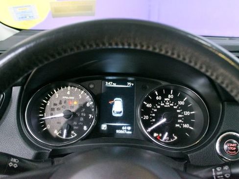 Used 2017 Nissan Rogue SV AWD/4WD image 17