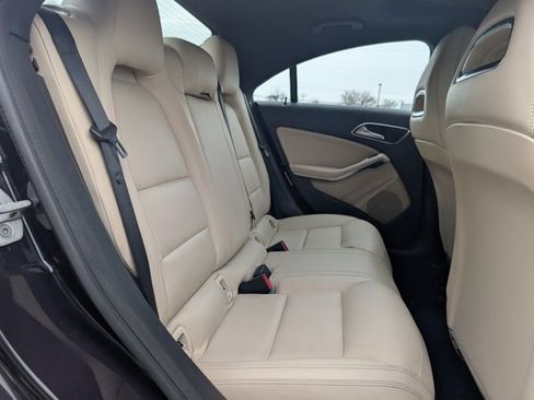 Used 2014 Mercedes-Benz CLA 250 image 18
