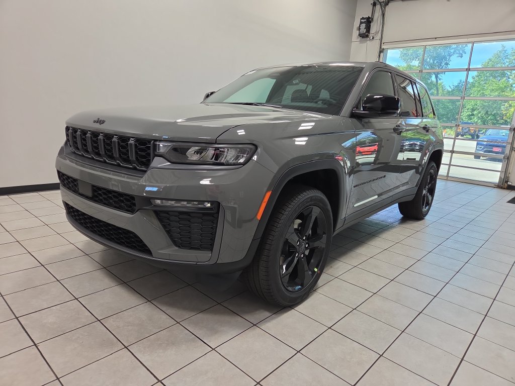 New 2027 Jeep Grand Cherokee Limited AWD/4WD image 3