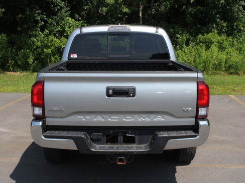 Used 2023 Toyota Tacoma SR5 AWD/4WD image 6