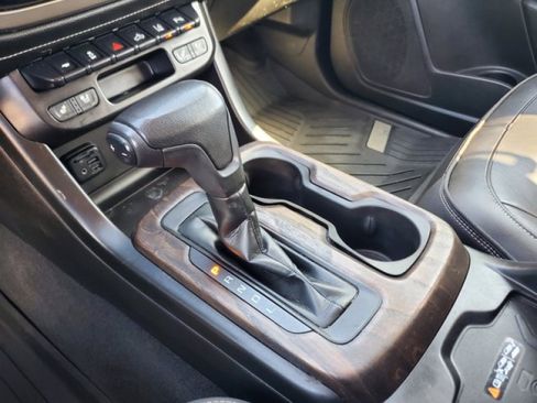 Used 2021 GMC Canyon Denali image 23