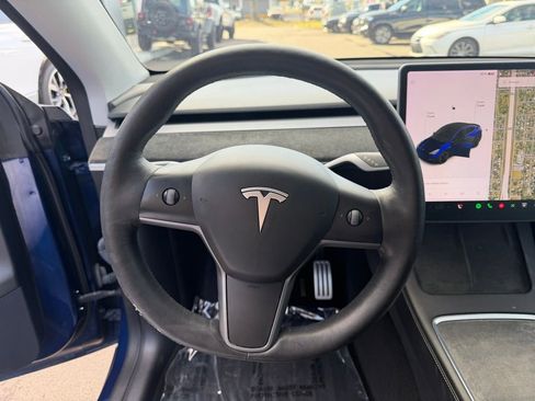 Used 2022 Tesla Model Y Performance image 19