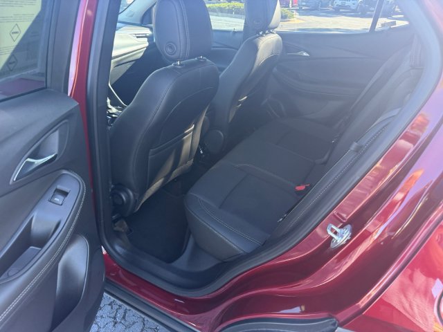 Used 2025 Buick Encore GX Preferred AWD/4WD image 10