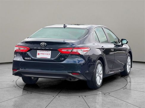 Used 2019 Toyota Camry LE image 6