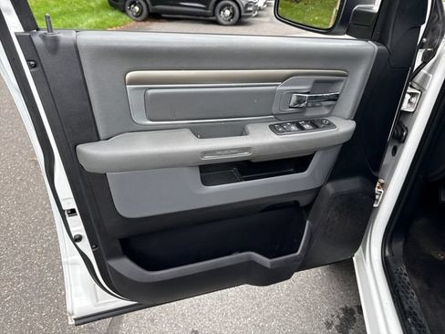 Used 2016 RAM 1500 Classic SLT AWD/4WD image 25