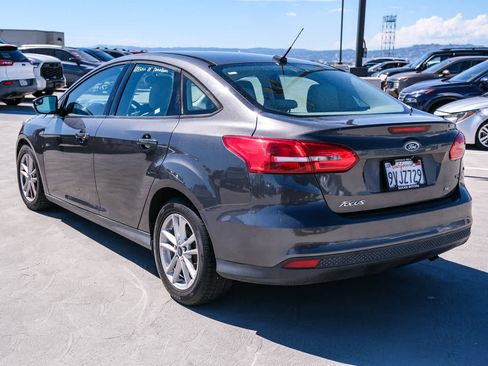 Used 2015 Ford Focus SE FWD image 6