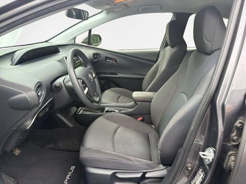 Used 2016 Toyota Prius Two FWD image 12