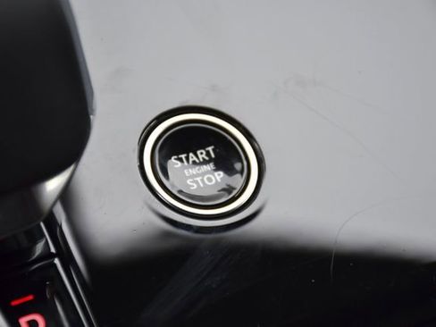 Used 2025 Land Rover Range Rover Sport SE AWD/4WD image 13