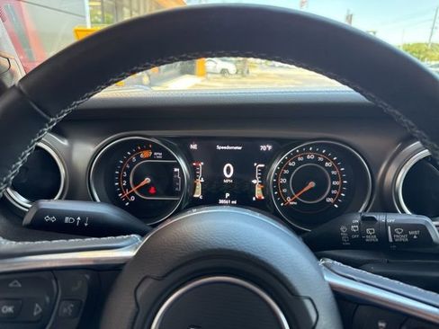 Used 2023 Jeep Wrangler Unlimited Rubicon w/ Dual Top Group AWD/4WD image 12