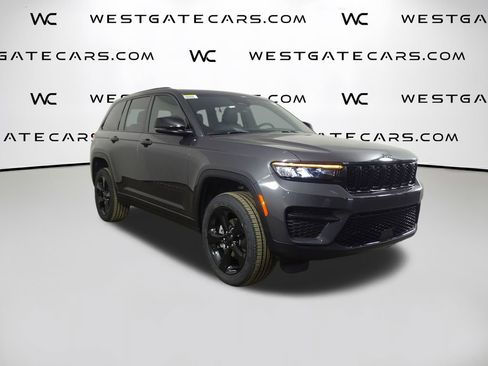 New 2025 Jeep Grand Cherokee Altitude image 2