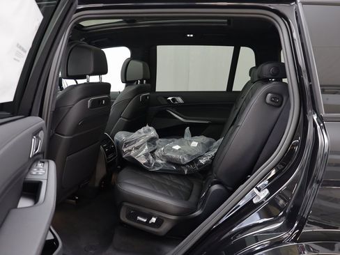 New 2026 BMW X7 xDrive40i w/ M Sport Package image 14