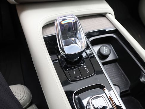 Used 2023 Volvo XC90 B6 Ultimate w/ Protection Package Premier image 27