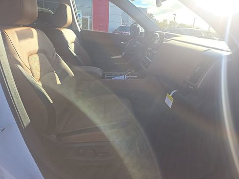 New 2025 Nissan Pathfinder Platinum image 28