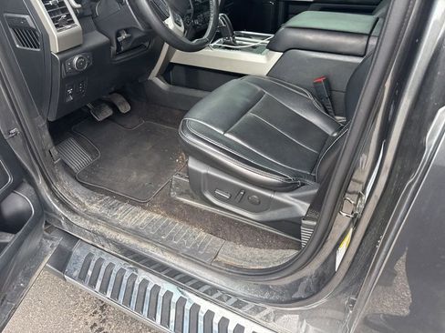 Used 2020 Ford F150 Lariat image 17