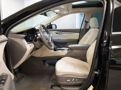 Used 2021 Cadillac XT5 Premium Luxury AWD/4WD image 4