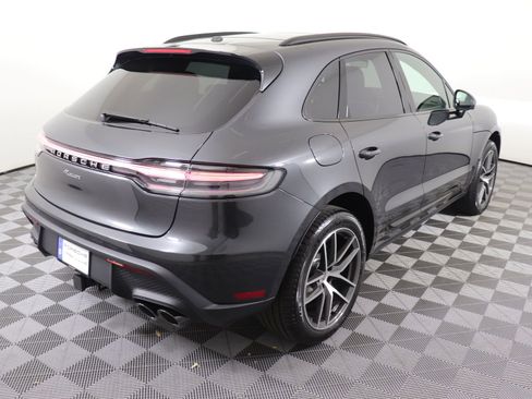 Certified 2025 Porsche Macan AWD/4WD image 10