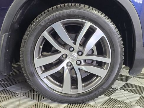 Used 2018 Honda Pilot Touring image 9