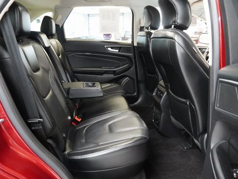 Used 2016 Ford Edge Titanium w/ Technology Package image 29