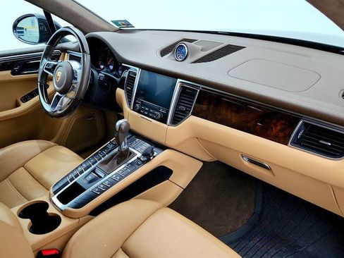 Used 2018 Porsche Macan Turbo image 26