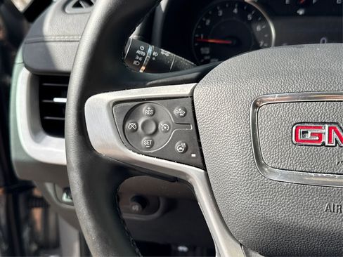 Used 2023 GMC Terrain SLT w/ Tech Package image 32