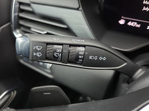 Used 2025 GMC Acadia Elevation AWD/4WD image 29