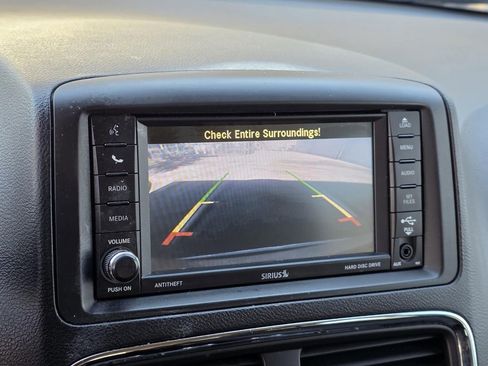 Used 2019 Dodge Grand Caravan SE w/ UConnect Hands-Free Group image 13