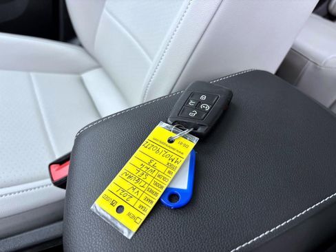 Used 2021 Volkswagen Tiguan SEL image 34