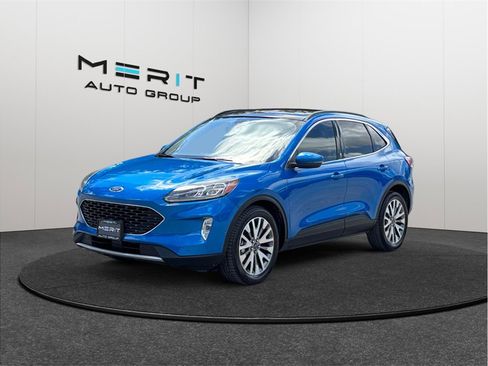 Used 2020 Ford Escape Titanium w/ Titanium Premium Package 2.0 FWD image 4