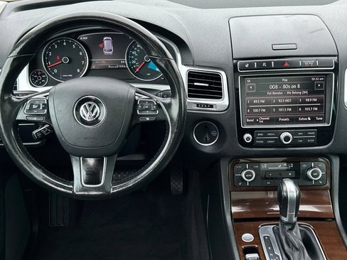 Used 2015 Volkswagen Touareg VR6 AWD/4WD image 14