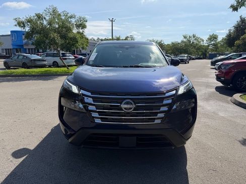 Used 2024 Nissan Rogue SV FWD image 2