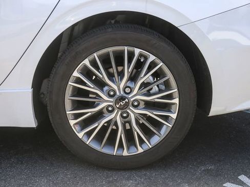 Certified 2024 Kia Forte GT-Line image 10