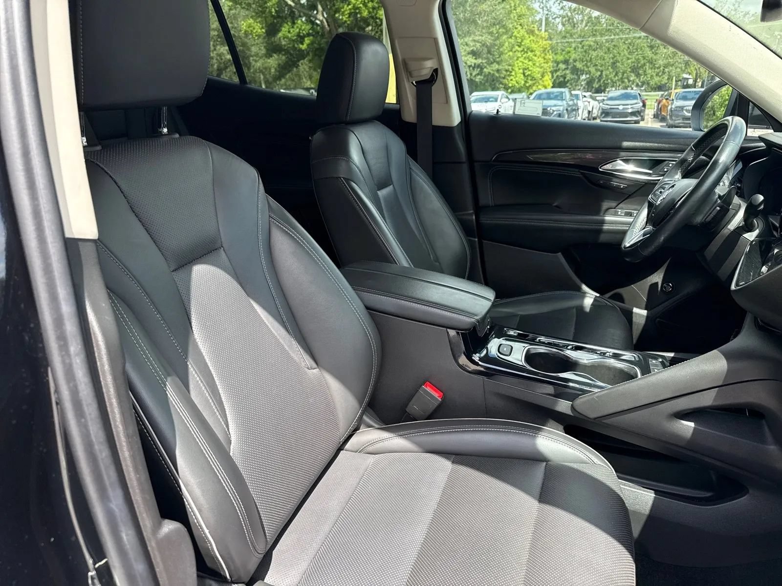 Used 2022 Buick Envision Essence w/ Safety Package FWD image 15
