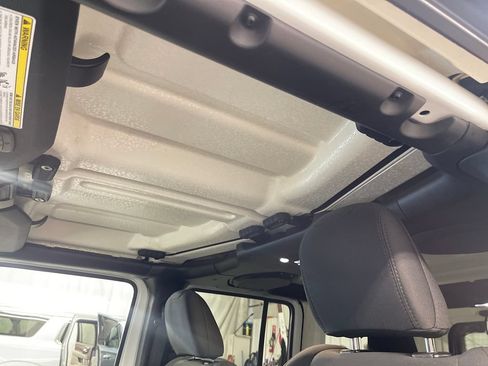 Used 2019 Jeep Wrangler Unlimited Sport S AWD/4WD image 13