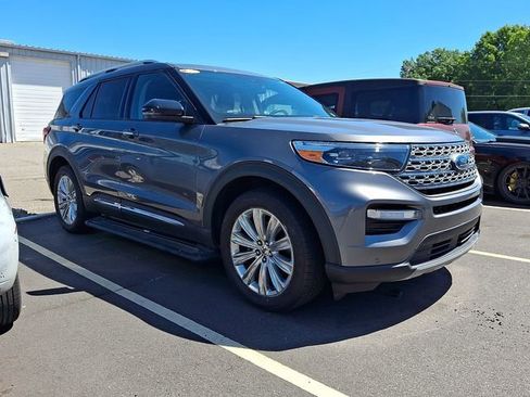 Used 2021 Ford Explorer Limited w/ Equipment Group 301A AWD/4WD image 2