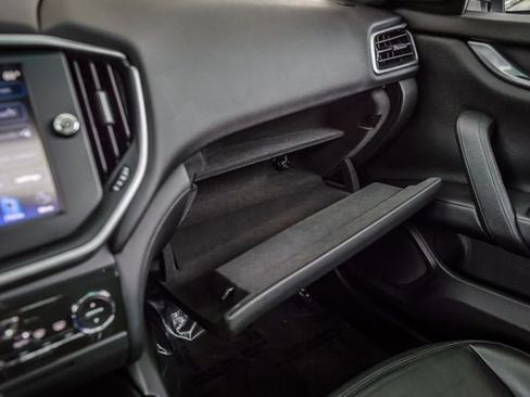 Used 2016 Maserati Ghibli RWD image 35