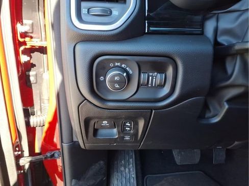 New 2026 RAM 1500 Laramie AWD/4WD image 17