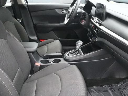 Used 2019 Kia Forte LXS FWD image 11