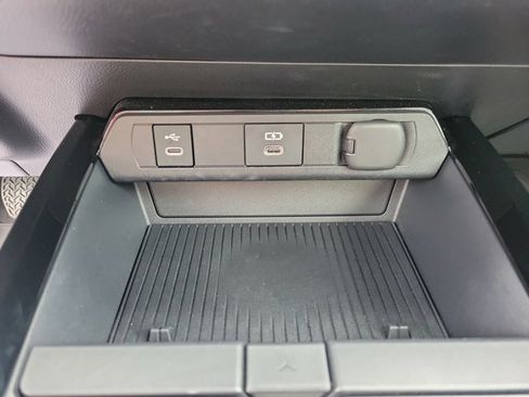 Used 2024 Toyota Prius Prime Premium w/ Advanced Technology Package FWD image 14