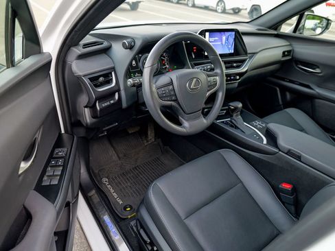 Used 2024 Lexus UX 250h F Sport AWD/4WD image 16