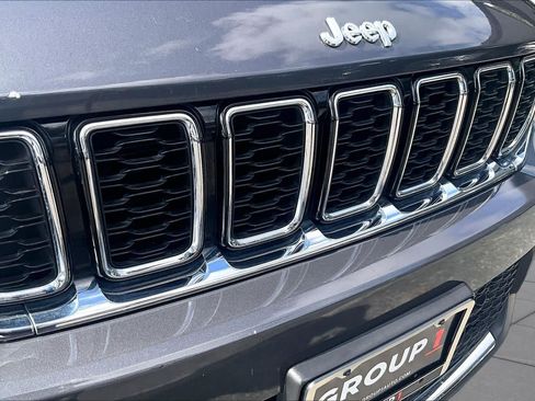 Used 2022 Jeep Grand Cherokee Limited RWD image 32