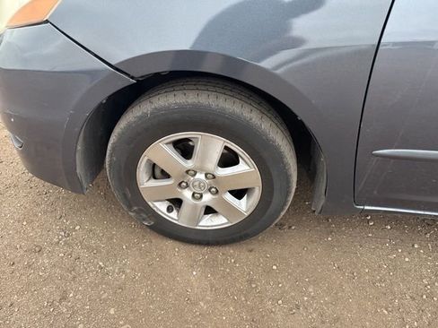 Used 2008 Toyota Sienna XLE image 10