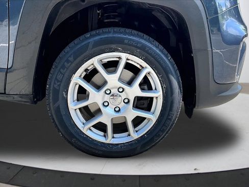 Used 2020 Jeep Renegade Latitude w/ Popular Equipment Group AWD/4WD image 32