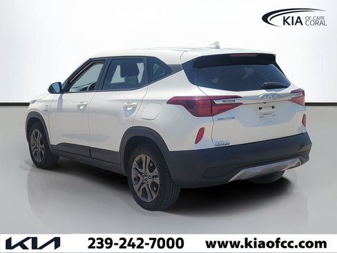 Used 2023 Kia Seltos LX AWD/4WD image 4