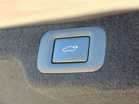 Used 2023 Lexus LS 500 w/ Interior Upgrade Package RWD image 20
